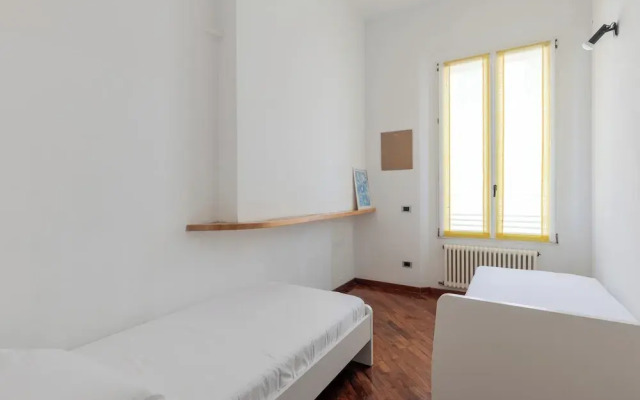 Modern Apartment with Mezzanine