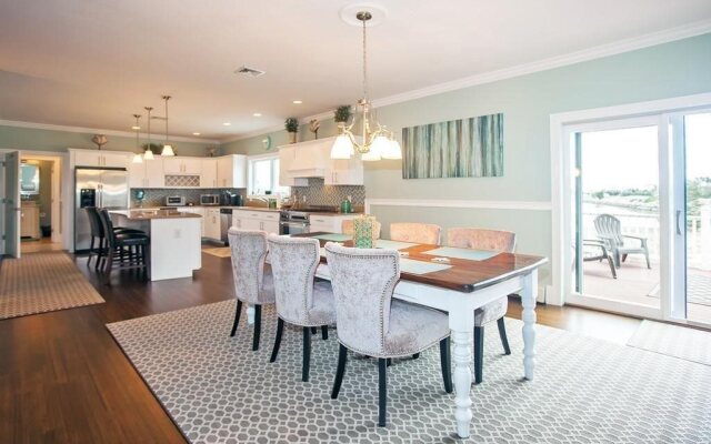 The Beacon Waterfront Inn