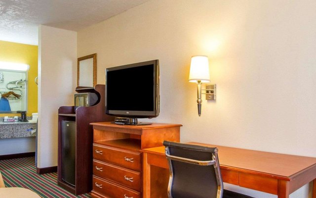 Quality Inn Dyersburg I-155