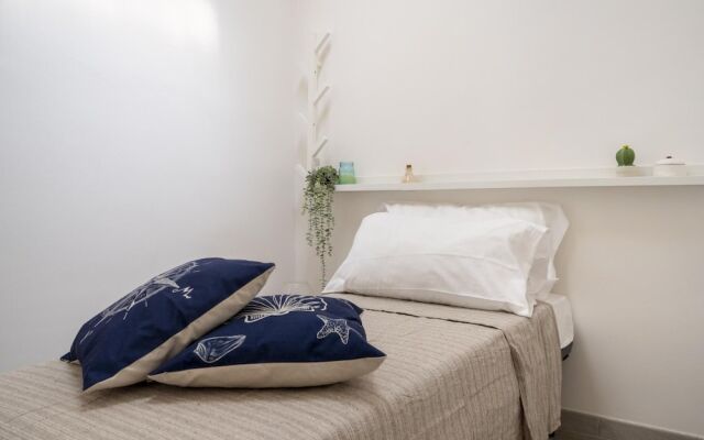 Seaside House With Jacuzzi by Wonderful Italy