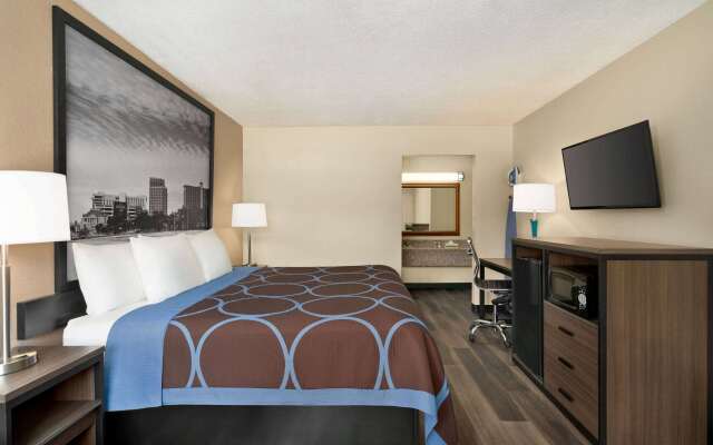 Super 8 by Wyndham Gulfport Biloxi Airport