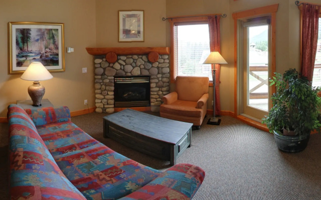 Lizard Creek Lodge