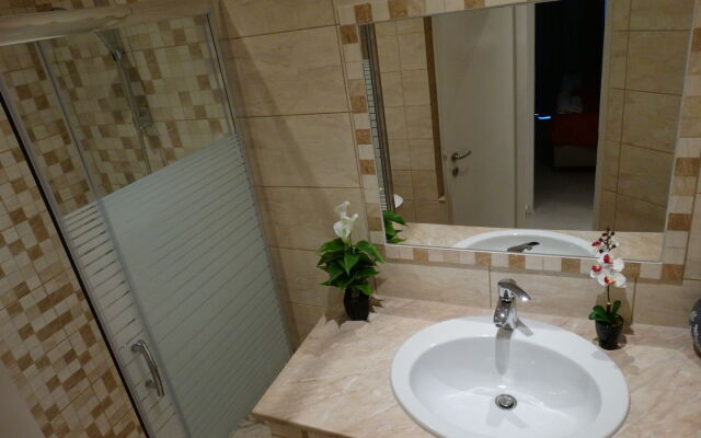Makis Louvlis Apartments & Studios