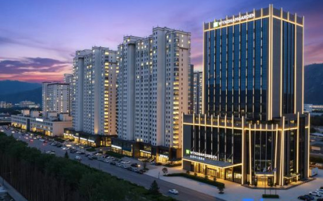 Wyndham Garden Linxia – Outside – Linxia Hui Autonomous Prefecture