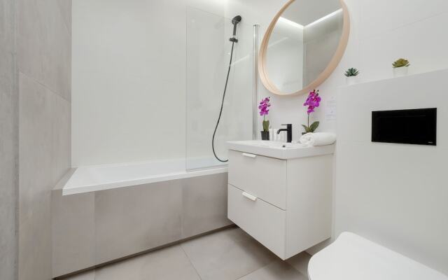Łąkowa Apartment Łódź by Renters