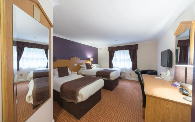 The Everglades Park Hotel