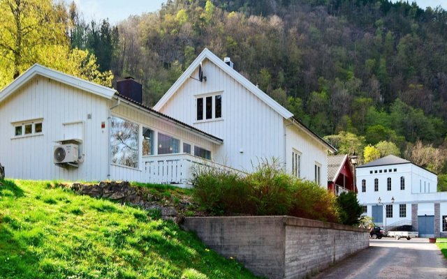 8 Person Holiday Home In Lindesnes