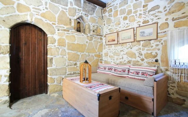 Villa Lithos