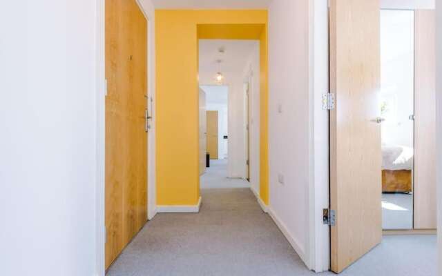 Stunning 2-bed Apartment With Allocated Parking