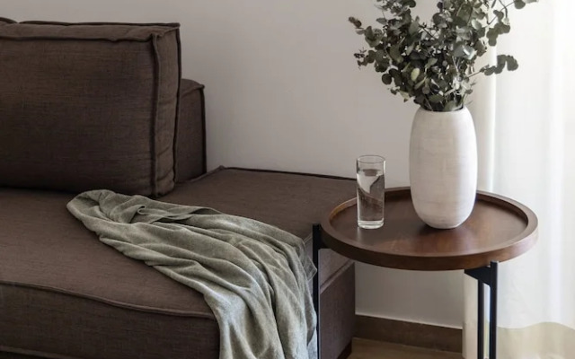 Stylish 1BR Retreat Near Alimos Beach Tram