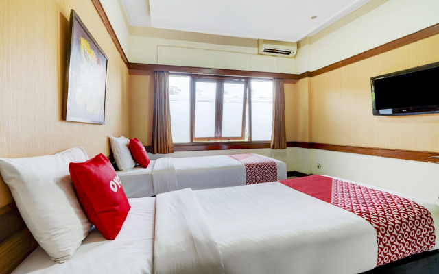 OYO 3955 Hotel Bumi Kitri Pramuka – Guest Rooms – Bandung