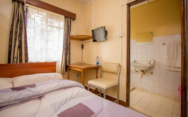 Meru Safari Hotel
