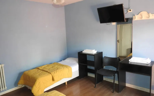 24 11 Petit Hotel