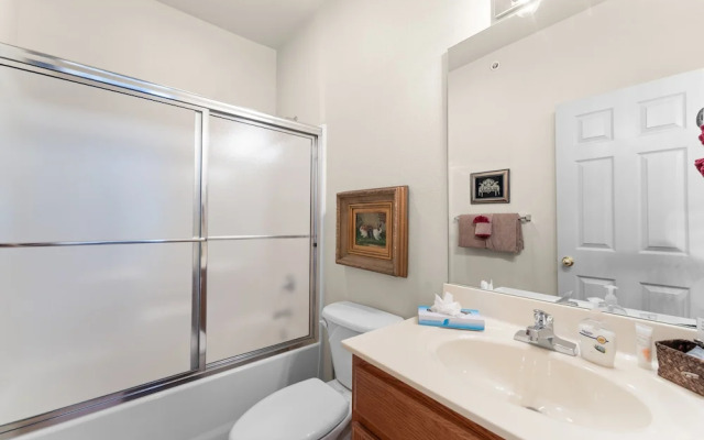 Ozark Comfort 3 Bedroom Condo by RedAwning