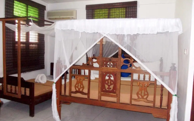 Safari Lodge Hotel
