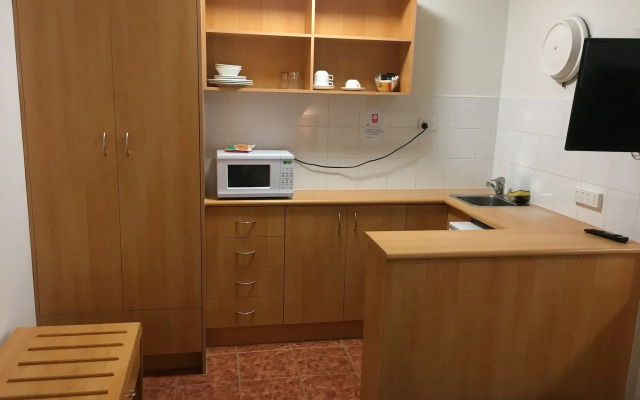 Edgecliff Lodge Motel