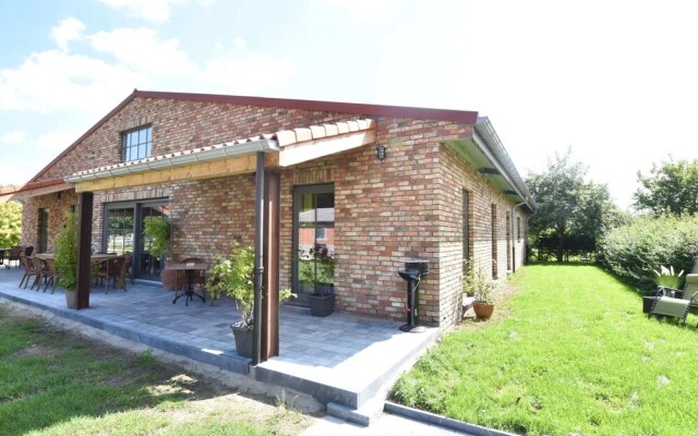 Tasteful Holiday Home in Sijsele-brugge With Garden