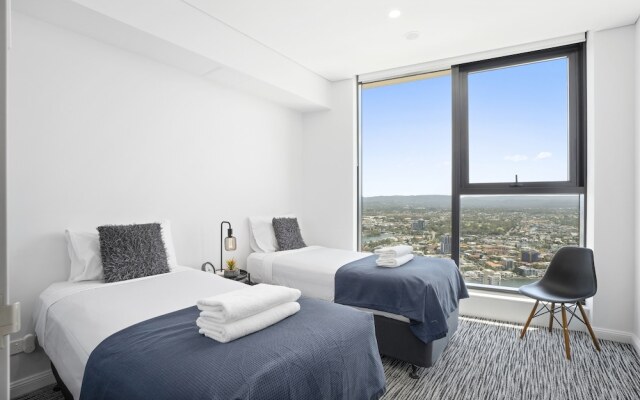 Ocean Surfers Paradise - GCLR
