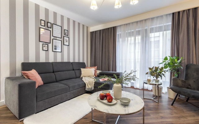 Luxury Apartments Just In Center