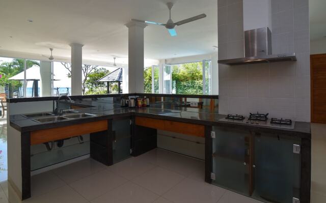 Villa Lovina Beach 2