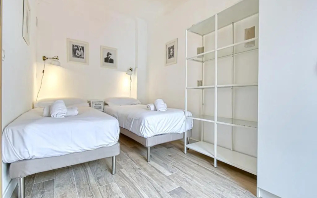 Romantic and new apartment in the famous Rue Meynadier in the supercentre of Cannes - Apartment in Cannes - Photo 2