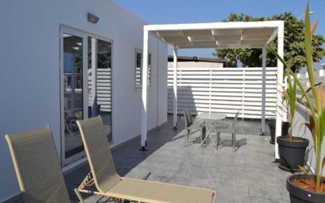 Makronissos Beach Studio