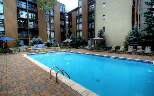 111 Vail International 2 Bedroom Condo by RedAwning