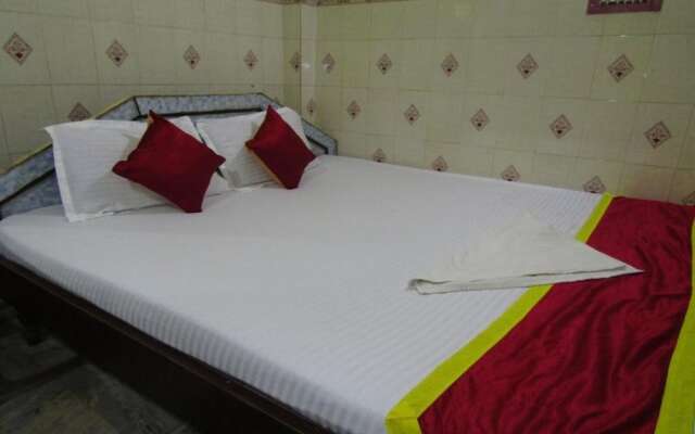 Goroomgo Neelachal Lodge Puri