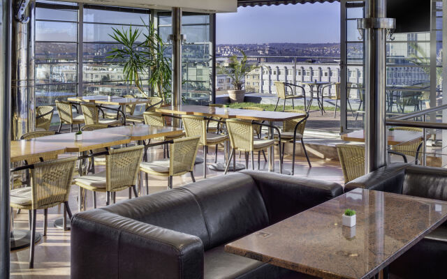 Hotel OYA