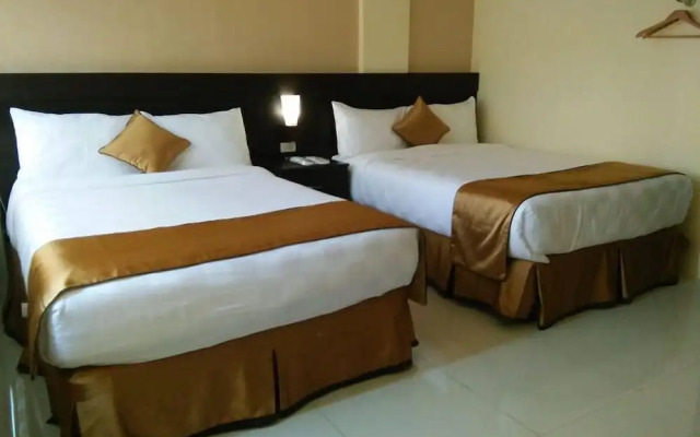 Grand Touring Hotel