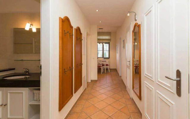 Villa San Marino, App 7