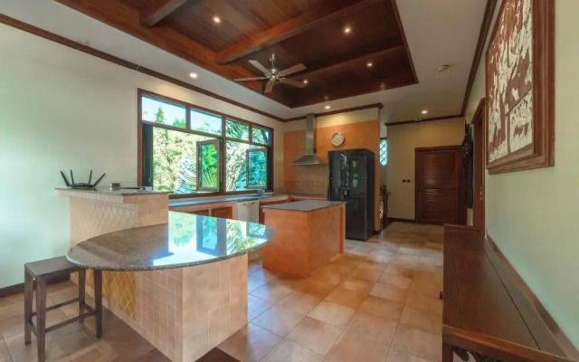 6BR Luxury Retreat in Layan Phuket V159