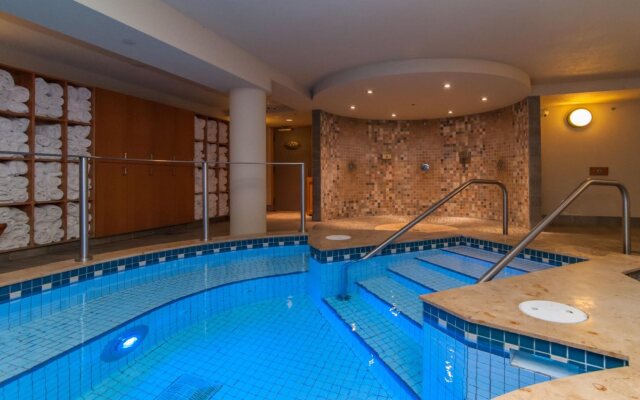 Banff Caribou Lodge and Spa