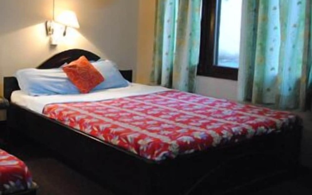 Rhino Lodge & Hotel