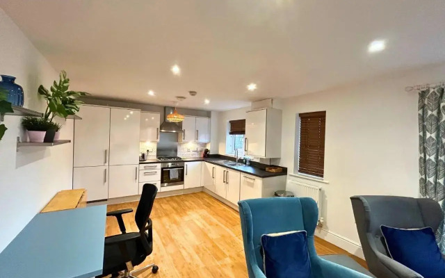 Wokingham Spectacular 2 Bedroom Penthouse