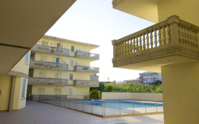 Apartment With one Bedroom in Caulonia Marina, With Wonderful Mountain View, Pool Access, Furnished Balcony - 100 m From the Beach