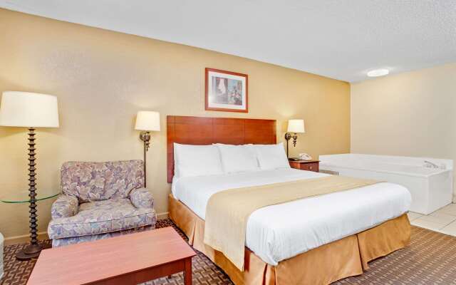 Days Inn & Suites by Wyndham Stockbridge South Atlanta