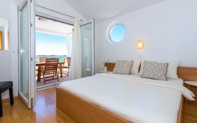 Apartment Tihi