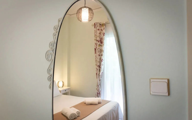 Blue Ark Athenian Nest