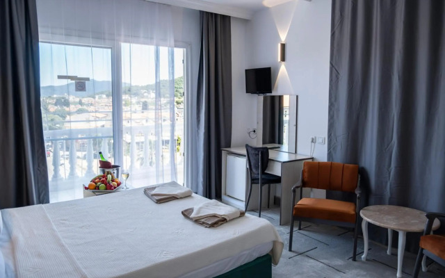 Mustis Royal Plaza Hotel