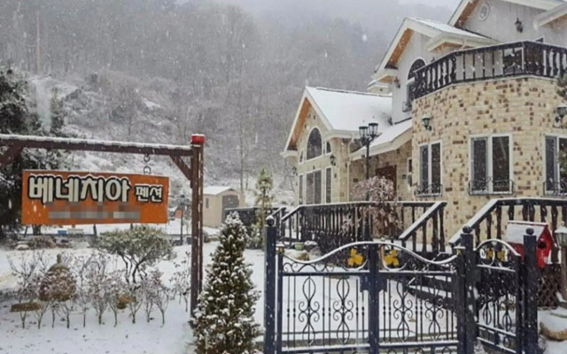 Jecheon Venezia Pension