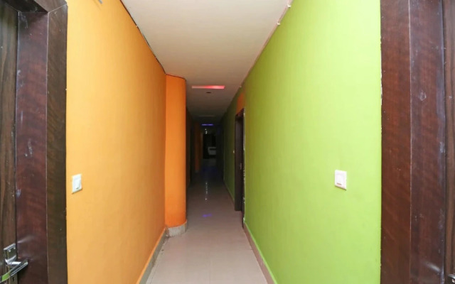 Maa Barabhuja Guest House by OYO Rooms