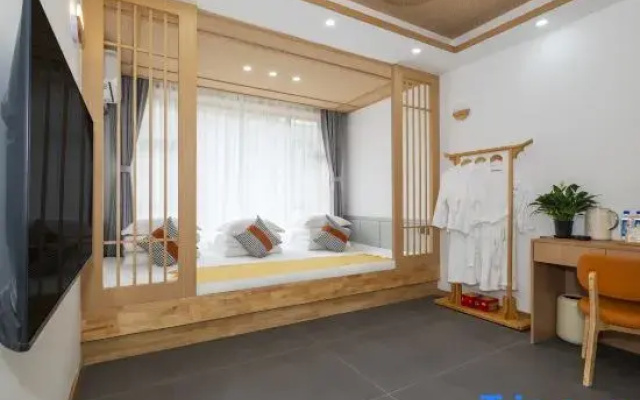 Mount Wutai Mingyue Shengting B&B
