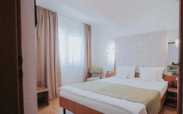 Hotel Modern