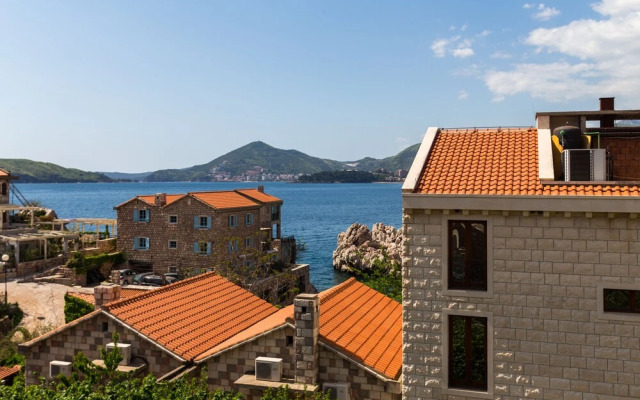 Varja Apartments