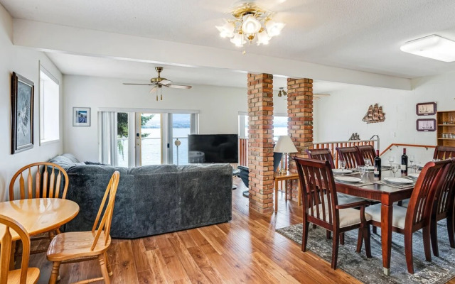Multilevel Waterfront Suite With Boat Moorage