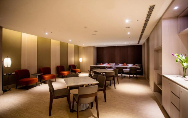 Fullon Hotel Taoyuan Airport Access MRT A8