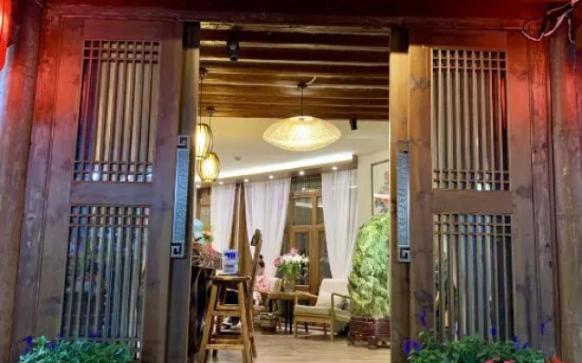 Hua Miao Inn (Lijiang Old Town)