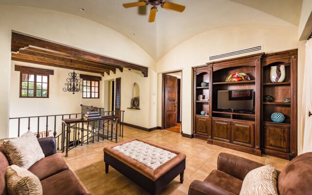 Luxury Vacation Rentals At Hacienda Pinilla