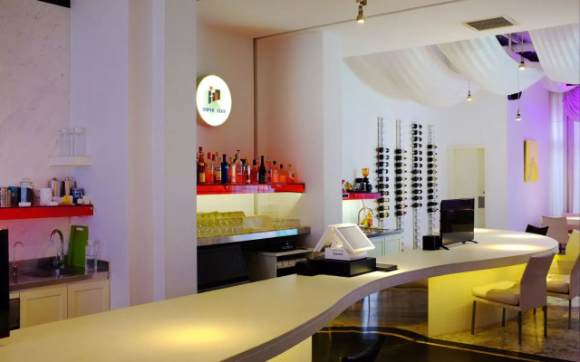 In-Zone Hotel & Apartment Tianjin